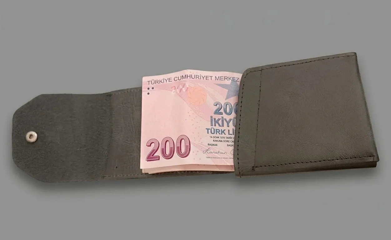 Hakiki Deri Erkek Cüzdanı – Minimalist & Şık Tasarım 4